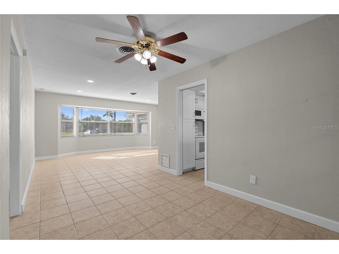 9318 1st Street N Saint Petersburg FL 33702 TB8438648 image19