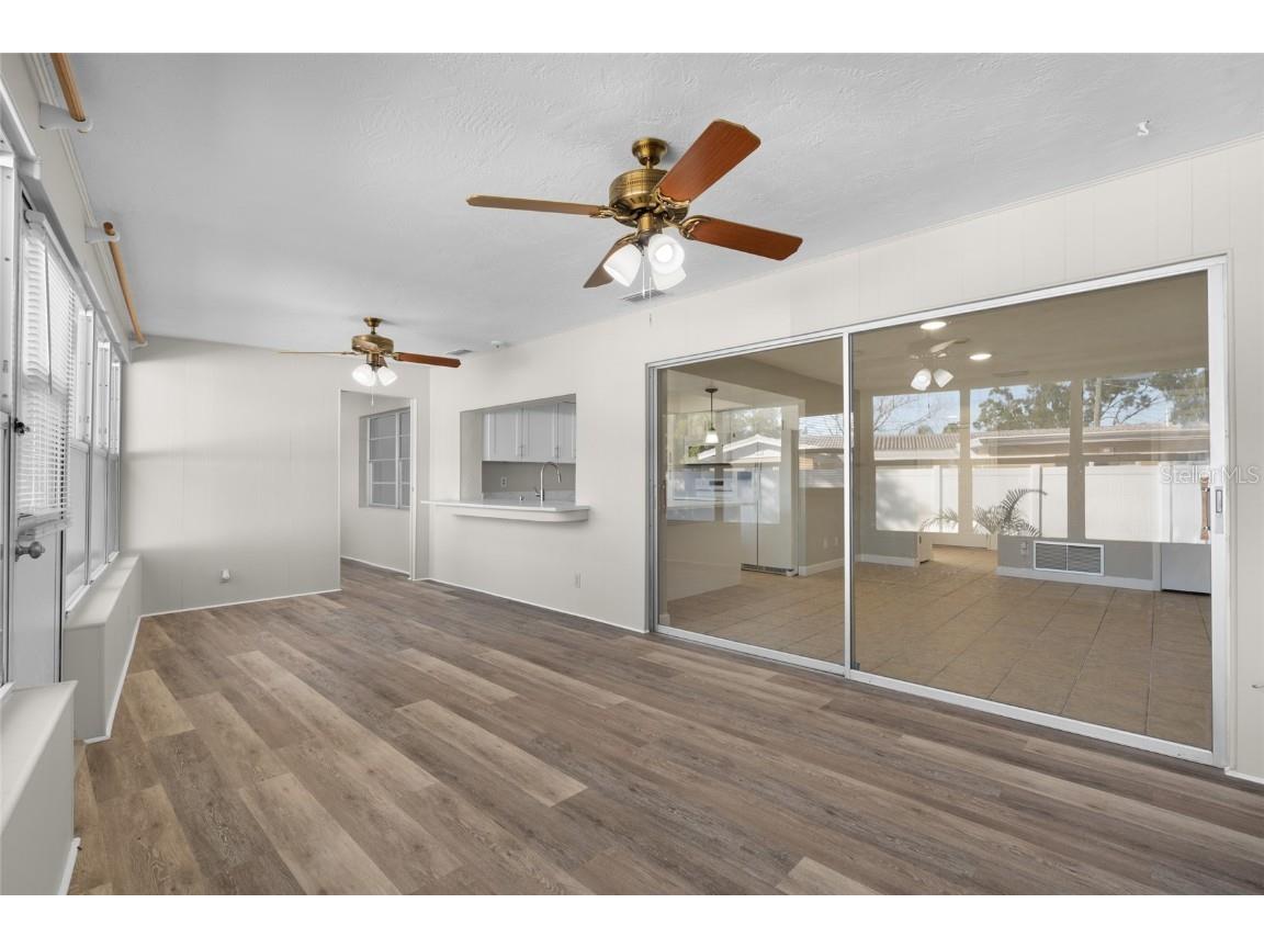 9318 1st Street N Saint Petersburg FL 33702 TB8438648 image22