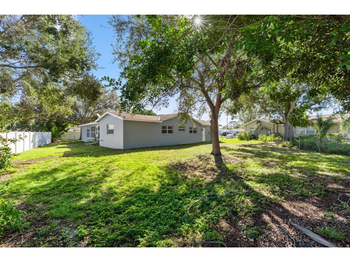 9318 1st Street N Saint Petersburg FL 33702 TB8438648 image41