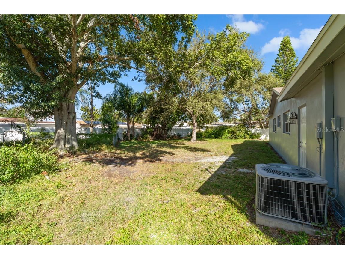 9318 1st Street N Saint Petersburg FL 33702 TB8438648 image44