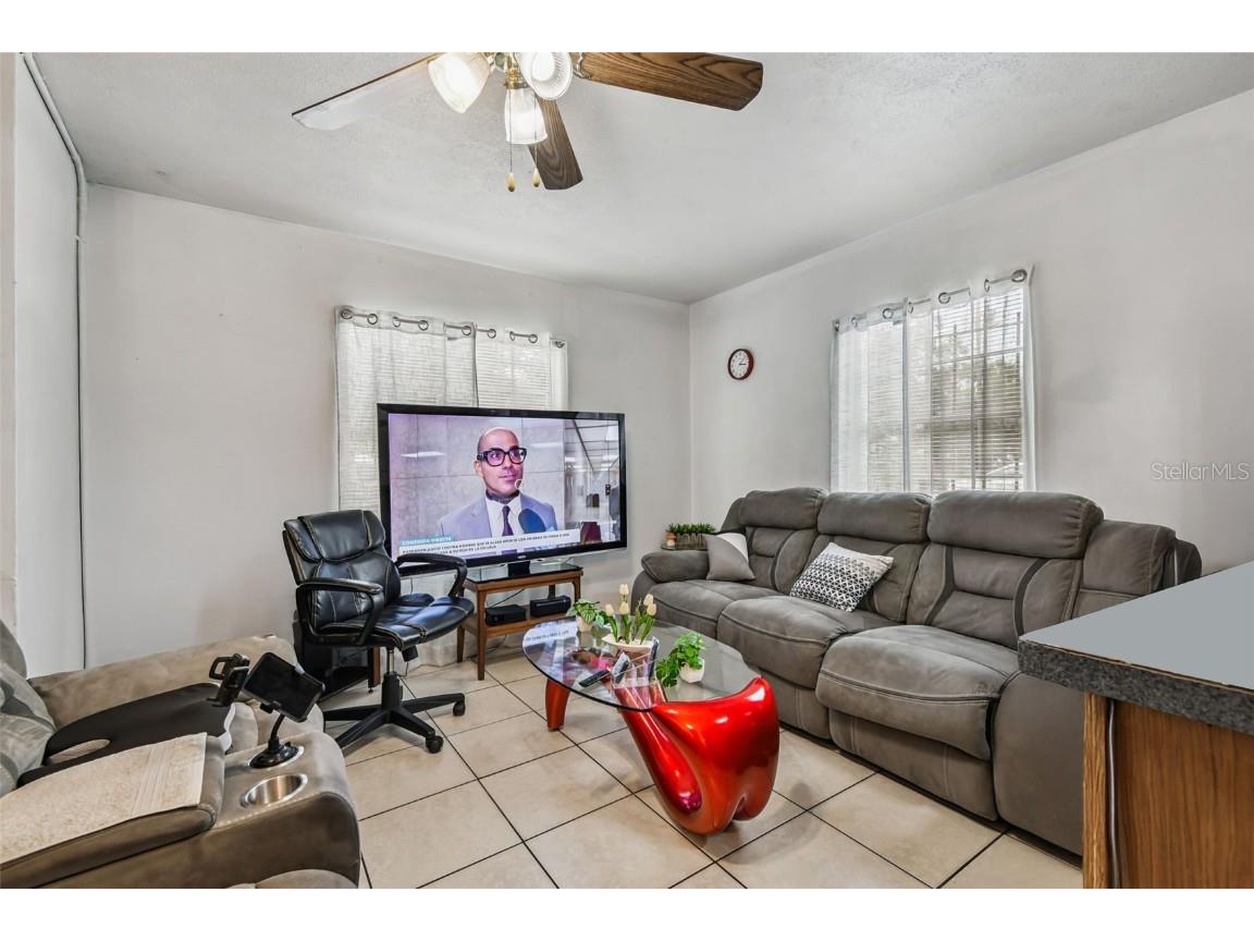 9318 N 11th Street Tampa FL 33612 TB8426470 image15