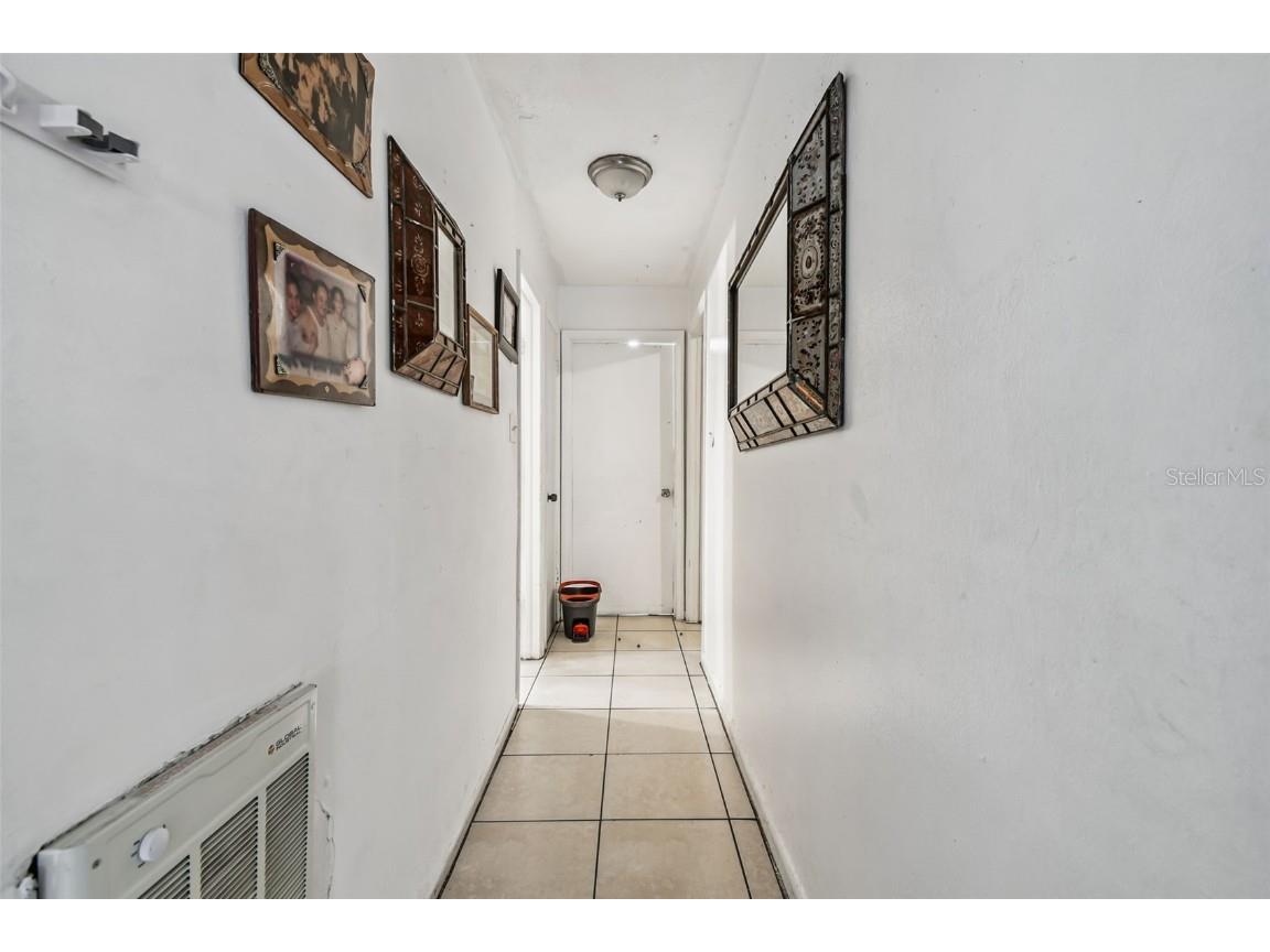 9318 N 11th Street Tampa FL 33612 TB8426470 image27