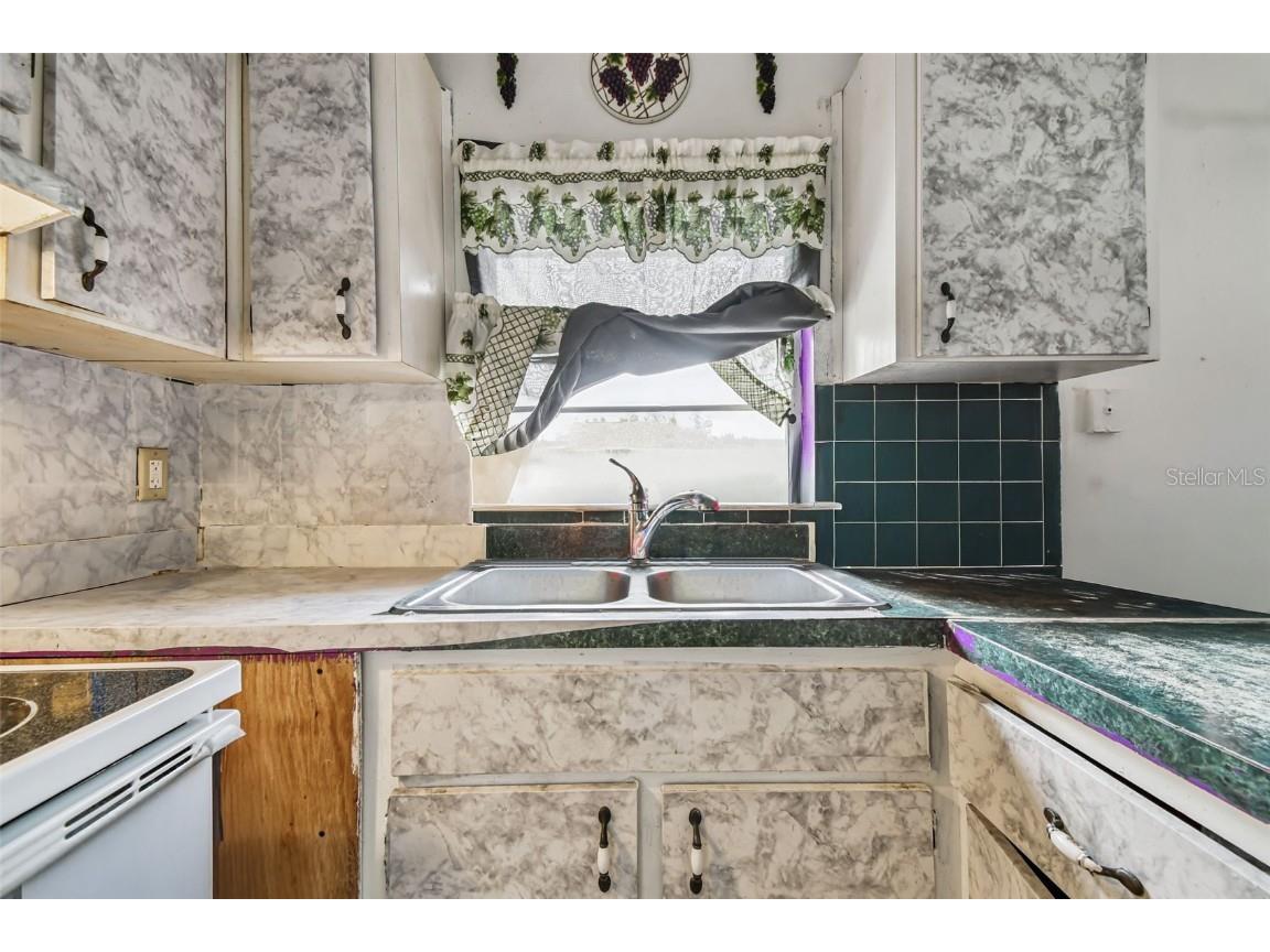 9318 N 11th Street Tampa FL 33612 TB8426470 image9