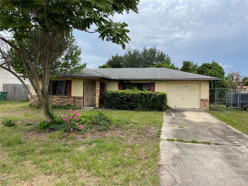 932 Clayton Drive Deltona FL 32725 V4931166 image1