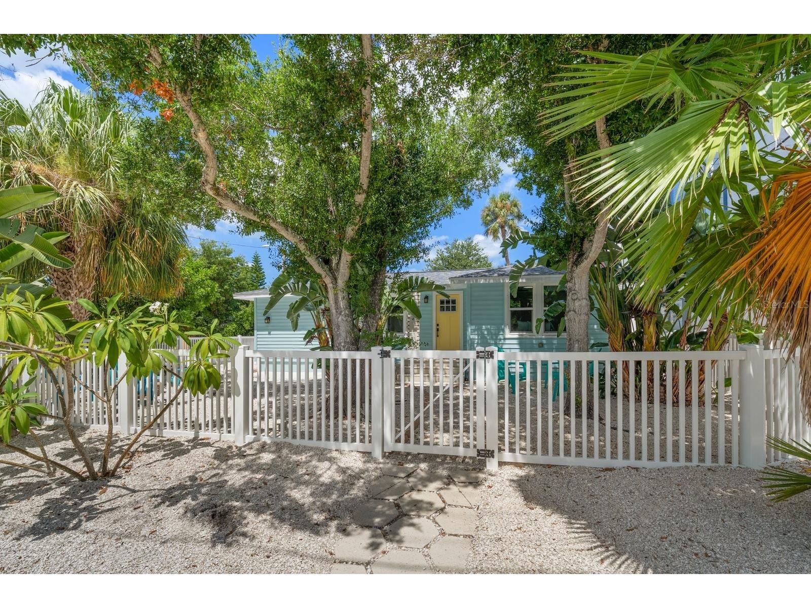 932 Highland Avenue Dunedin FL 34698 TB8525806 image1