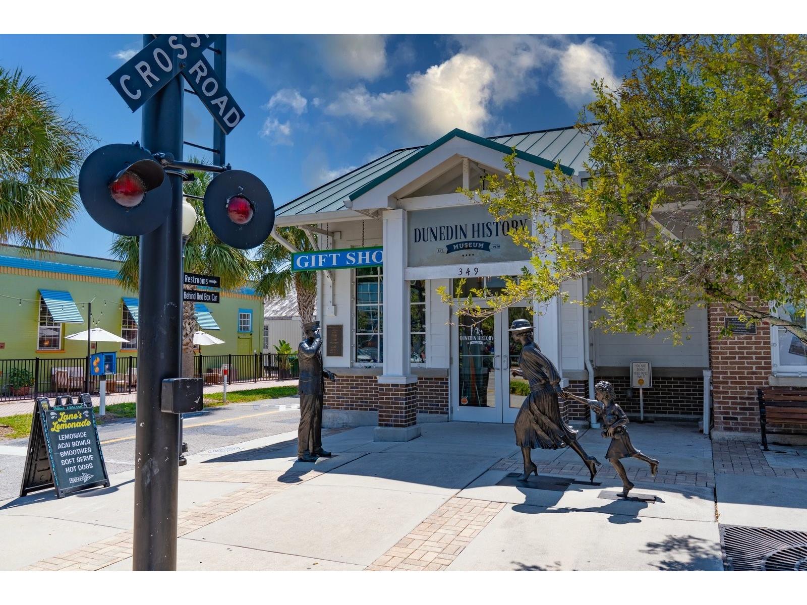 932 Highland Avenue Dunedin FL 34698 TB8525806 image34
