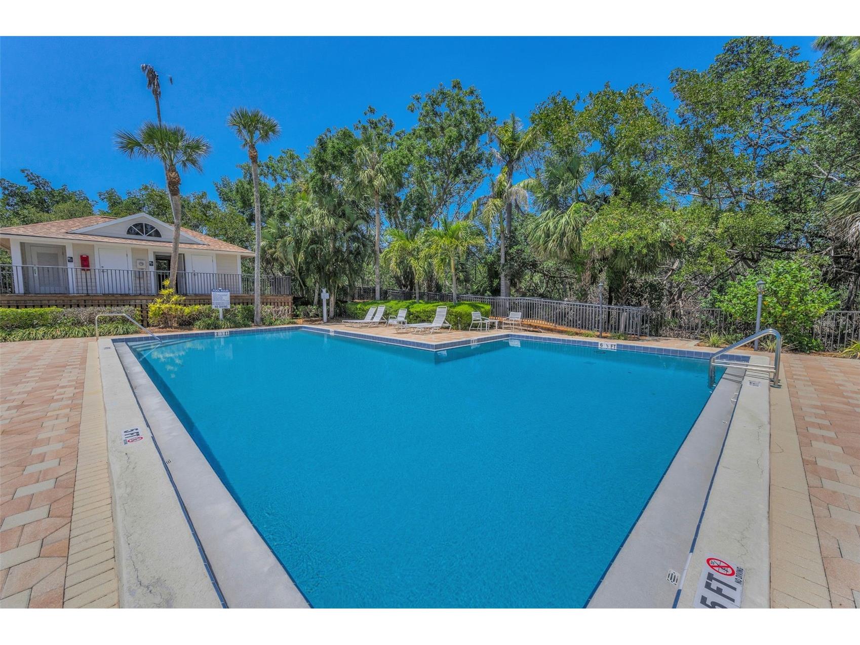 932 Myakka Court NE Saint Petersburg FL 33702 TB8508614 image45