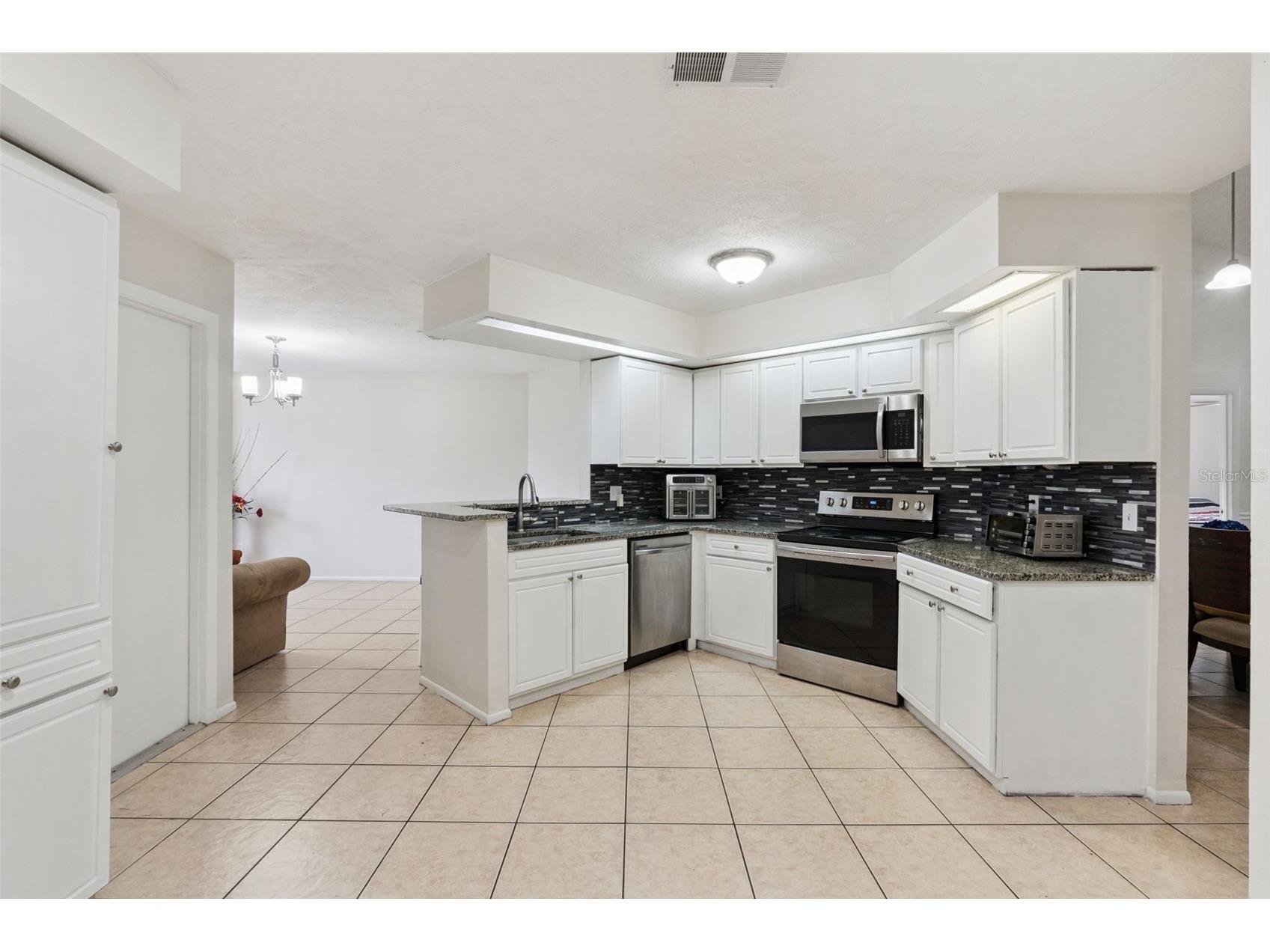 932 Ocala Woods Lane Orlando FL 32824 O6400176 image3