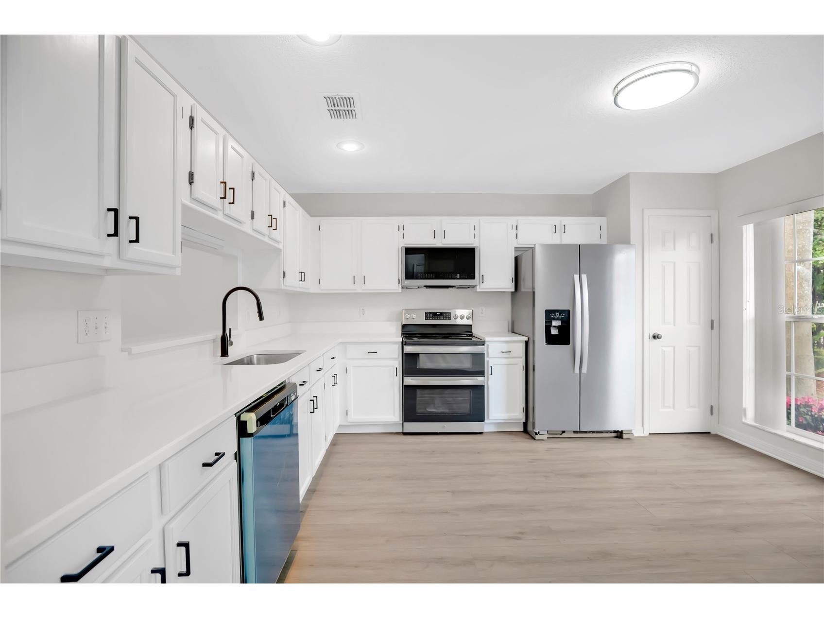932 W Charing Cross Circle Lake Mary FL 32746 O6395342 image9