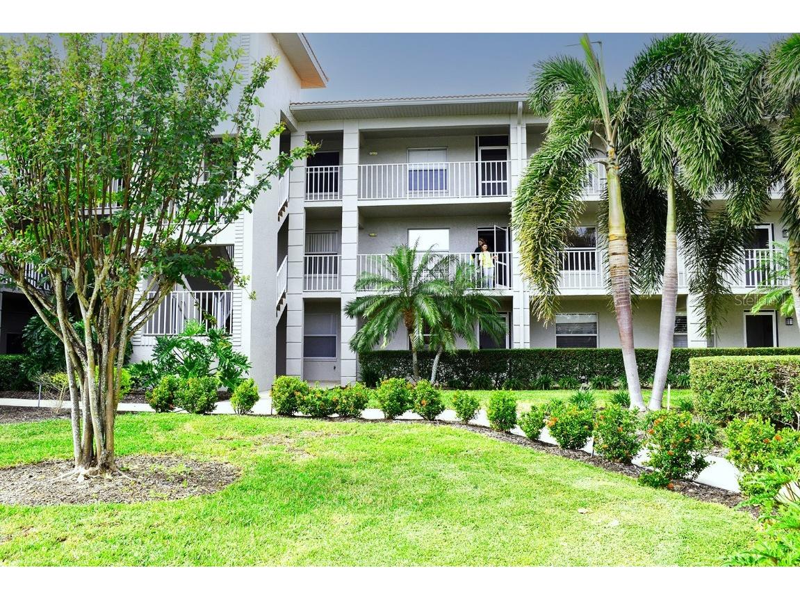 9320 Clubside Circle #2105 Sarasota FL 34238 A4636594 image1