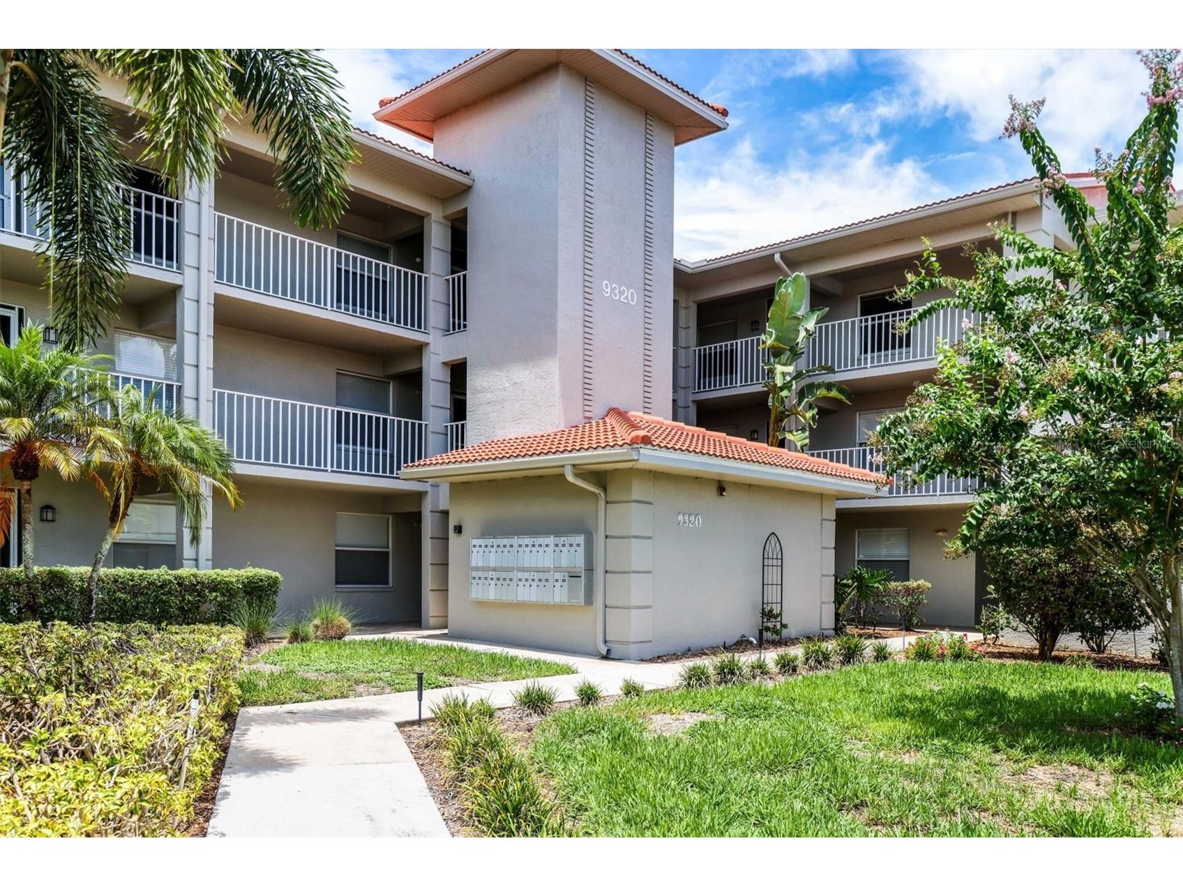 9320 Clubside Circle #2108 Sarasota FL 34238 A4688391 image3