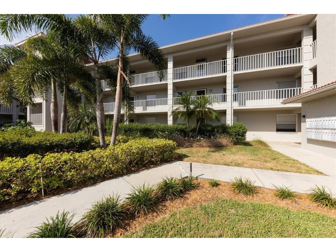 9320 Clubside Circle #2206 Sarasota FL 34238 A4562446 image1
