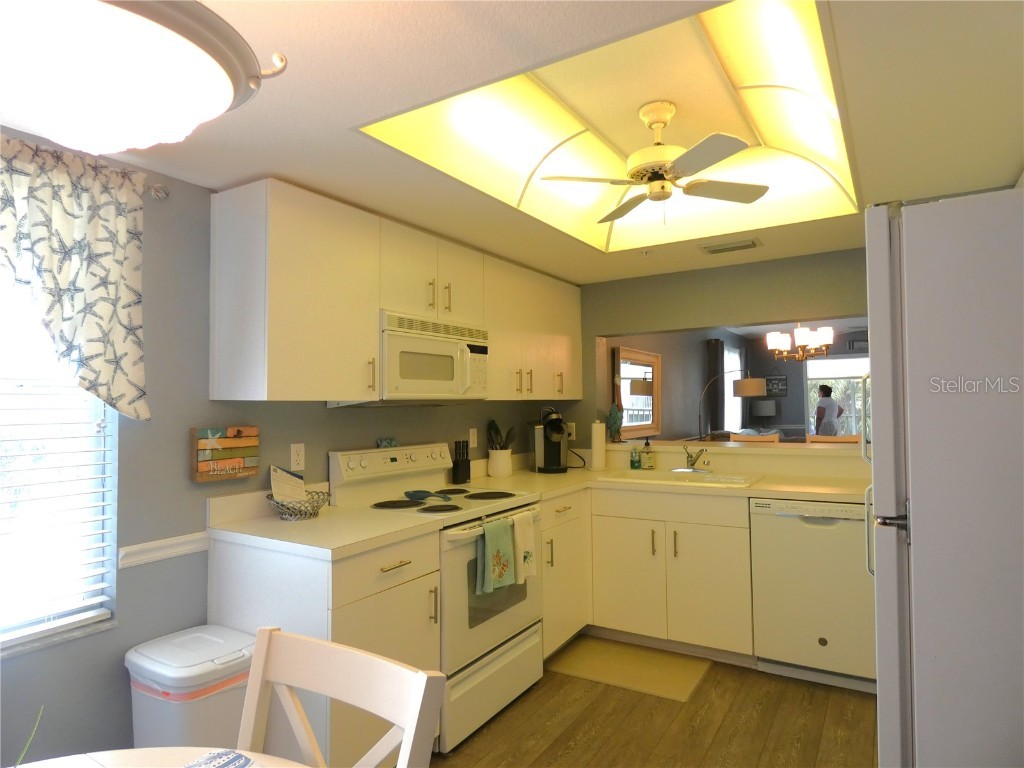 9320 Clubside Circle #2208 Sarasota FL 34238 A4662736 image5