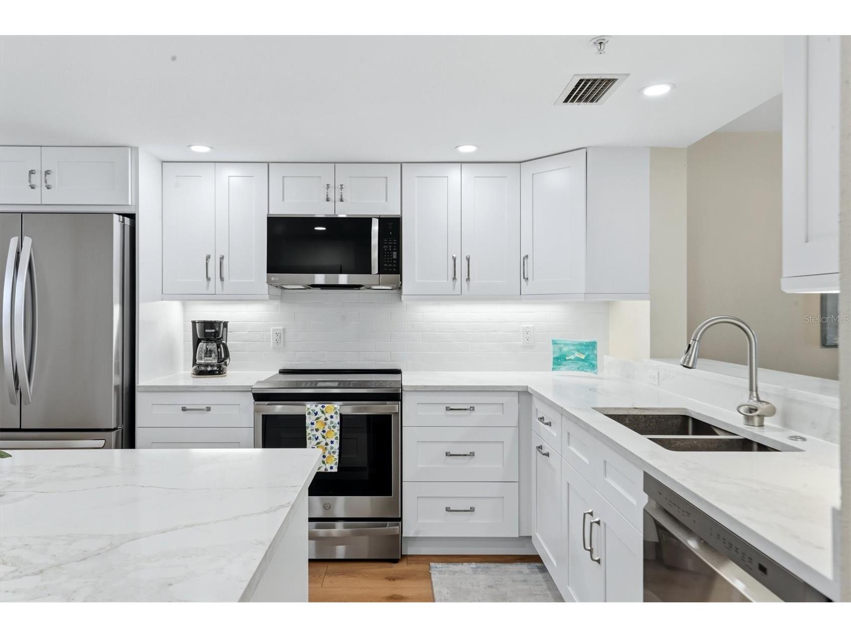 9320 Clubside Circle #2209 Sarasota FL 34238 A4695689 image10