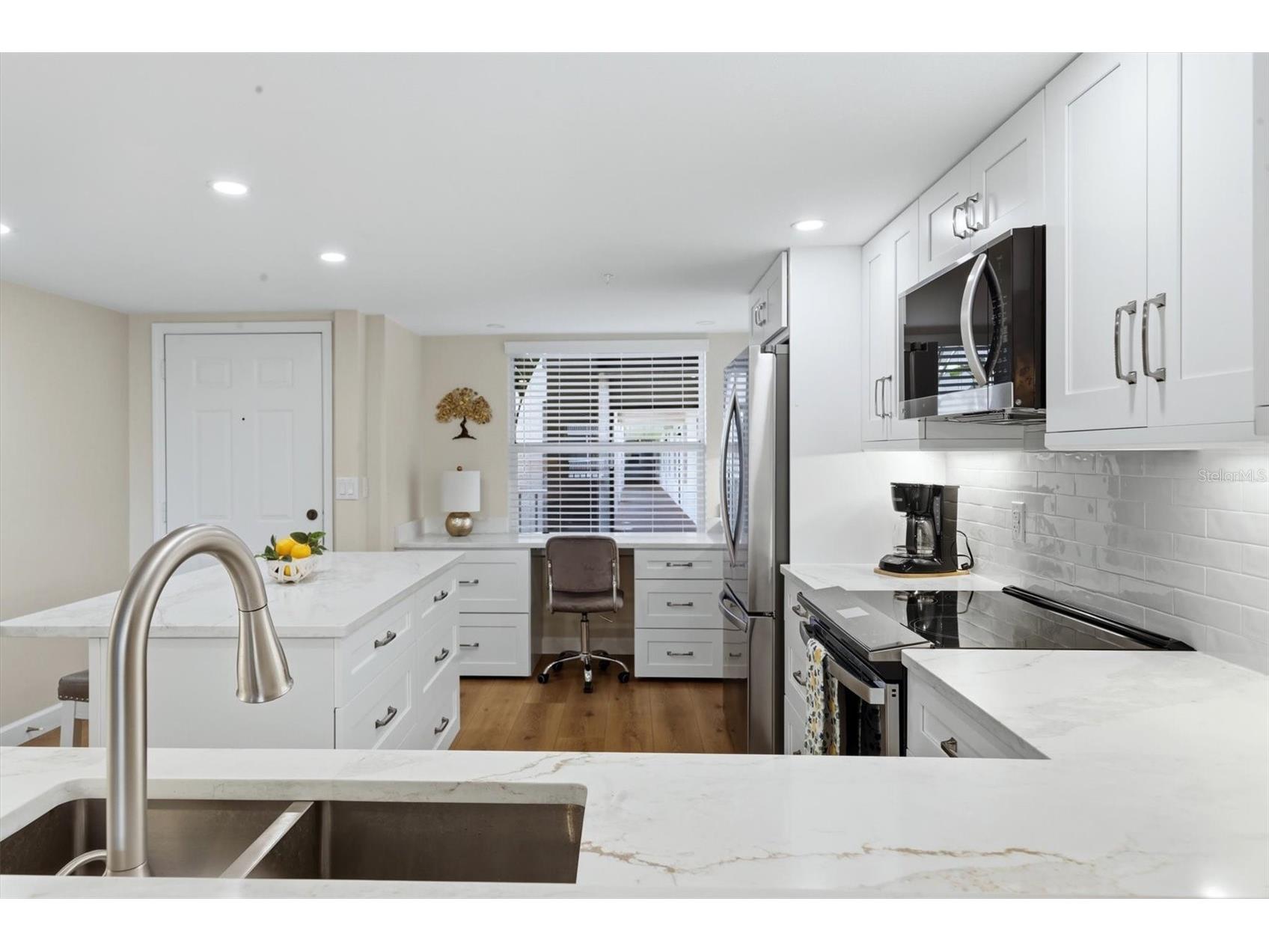 9320 Clubside Circle #2209 Sarasota FL 34238 A4695689 image14