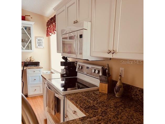 9320 Clubside Circle #2308 Sarasota FL 34238 A4654596 image8