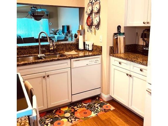 9320 Clubside Circle #2308 Sarasota FL 34238 A4654596 image9