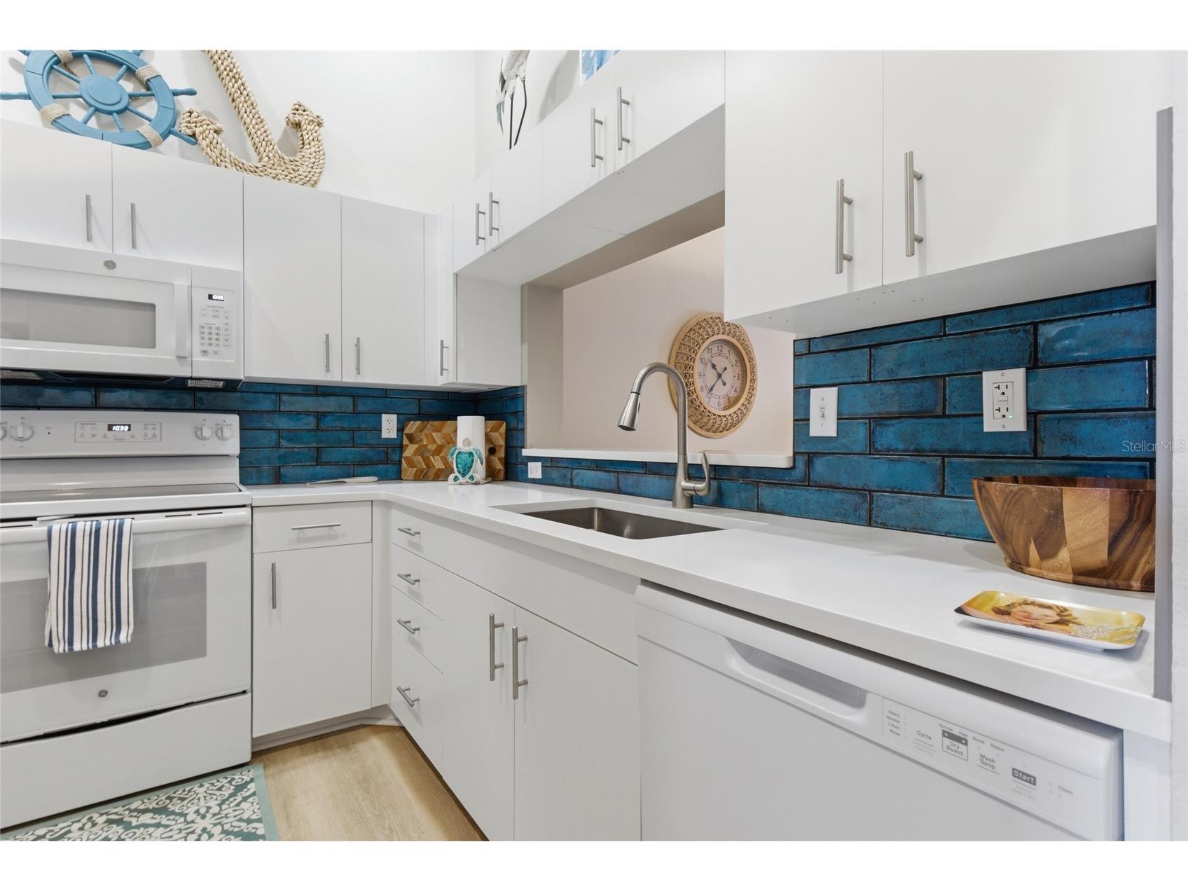 9320 Clubside Circle S #2310 Sarasota FL 34238 N6144157 image14