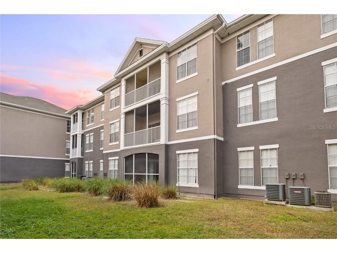 9320 Crescent Loop Circle #305 Tampa FL 33619 TB8323541 image1