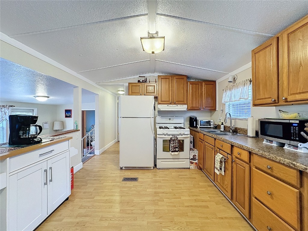 9321 Grizzly Bear Lane Weeki Wachee FL 34613 W7871965 image8