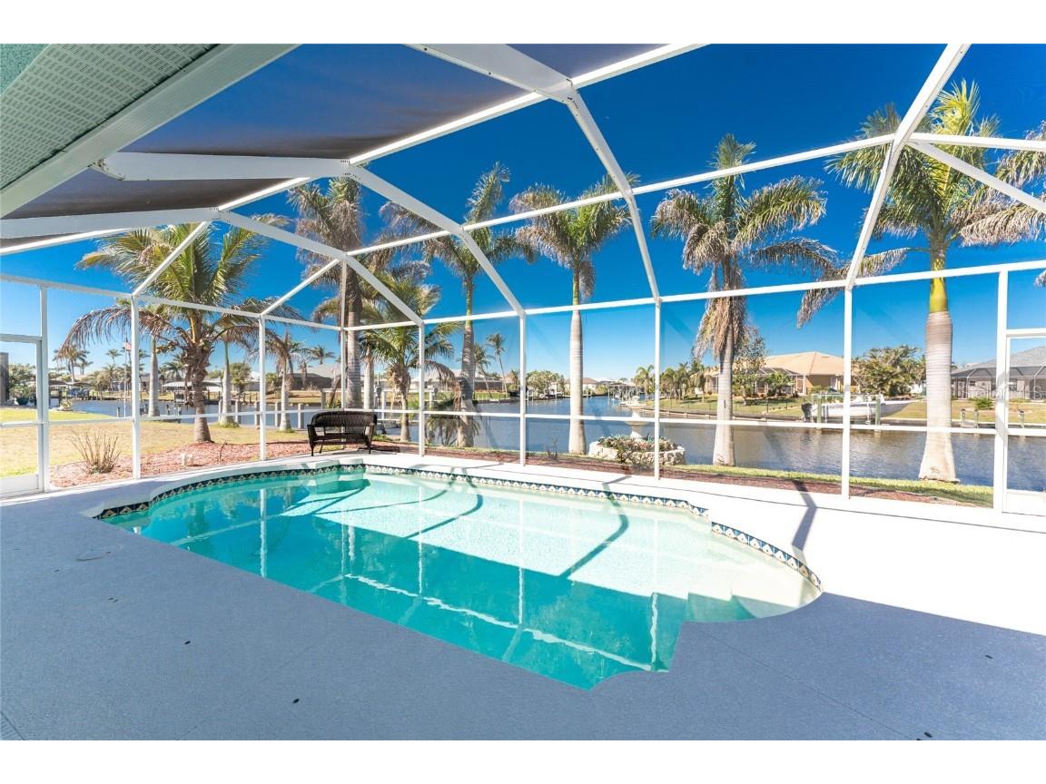 9325 Saint Paul Drive Port Charlotte FL 33981 - STEVEN POINT WATERWAY D6141480 image2