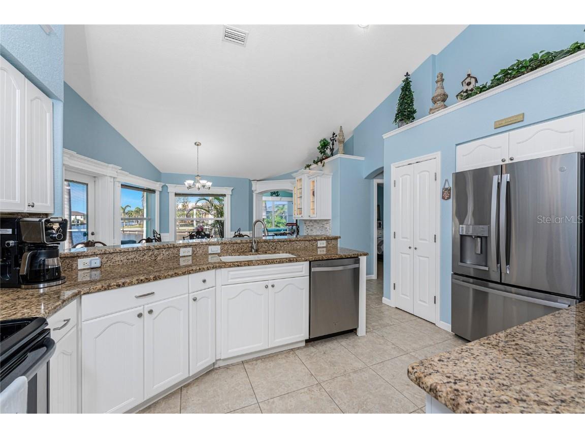 9325 Saint Paul Drive Port Charlotte FL 33981 - STEVEN POINT WATERWAY D6141480 image27