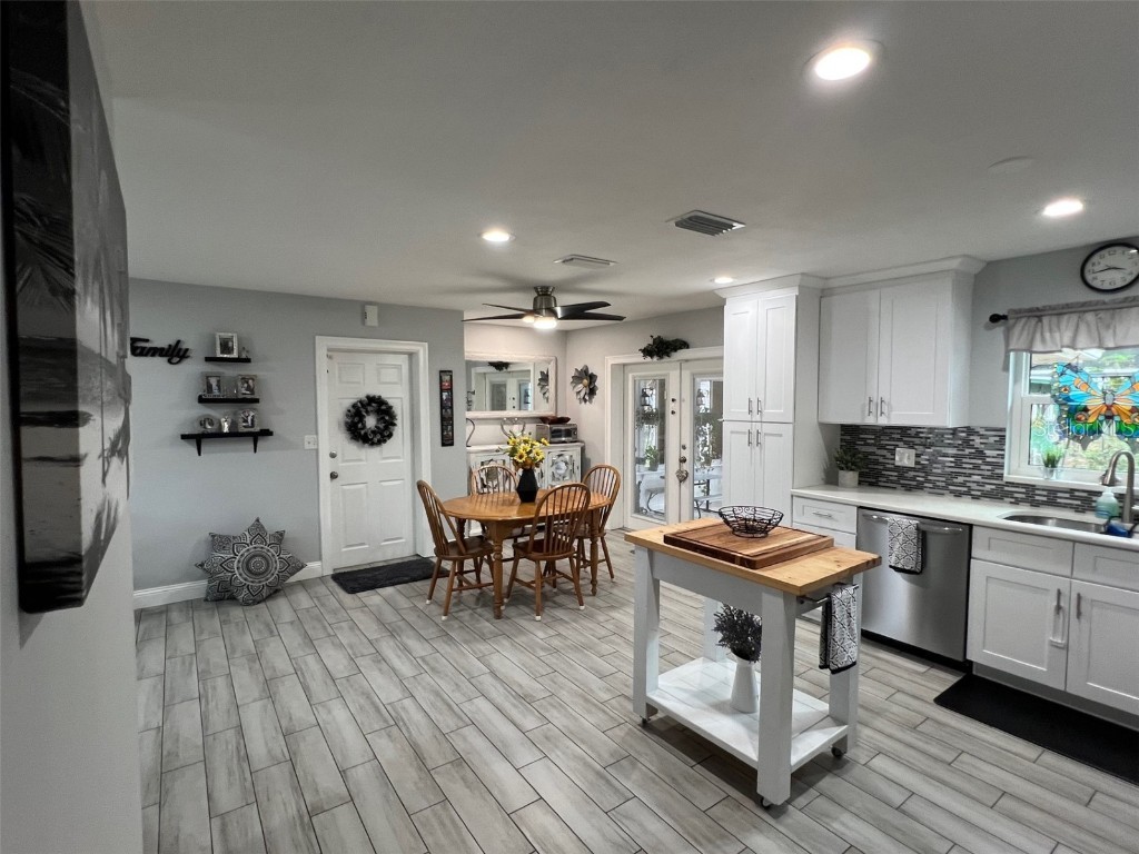 9328 Forest Hills Tampa FL 33612 TB8455894 image9