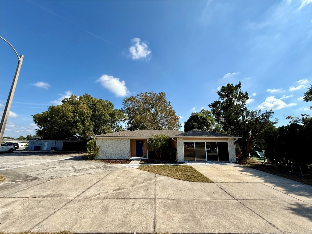 9330 Regency Park Boulevard Port Richey FL 34668 W7880950 image2