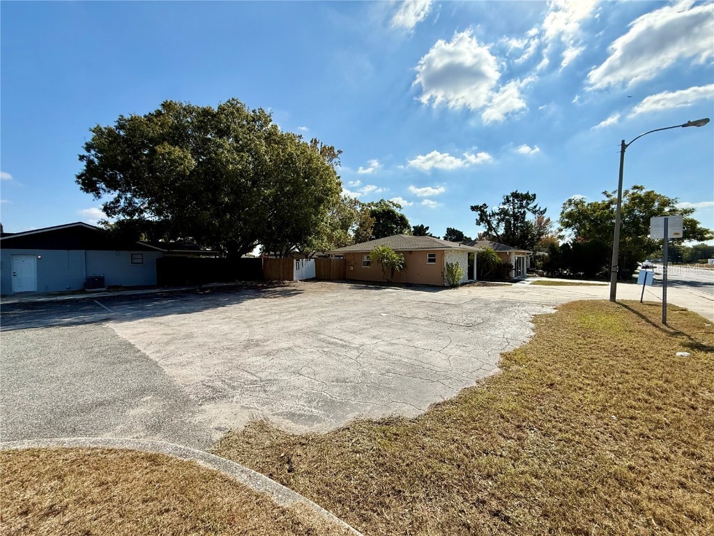 9330 Regency Park Boulevard Port Richey FL 34668 W7880950 image5