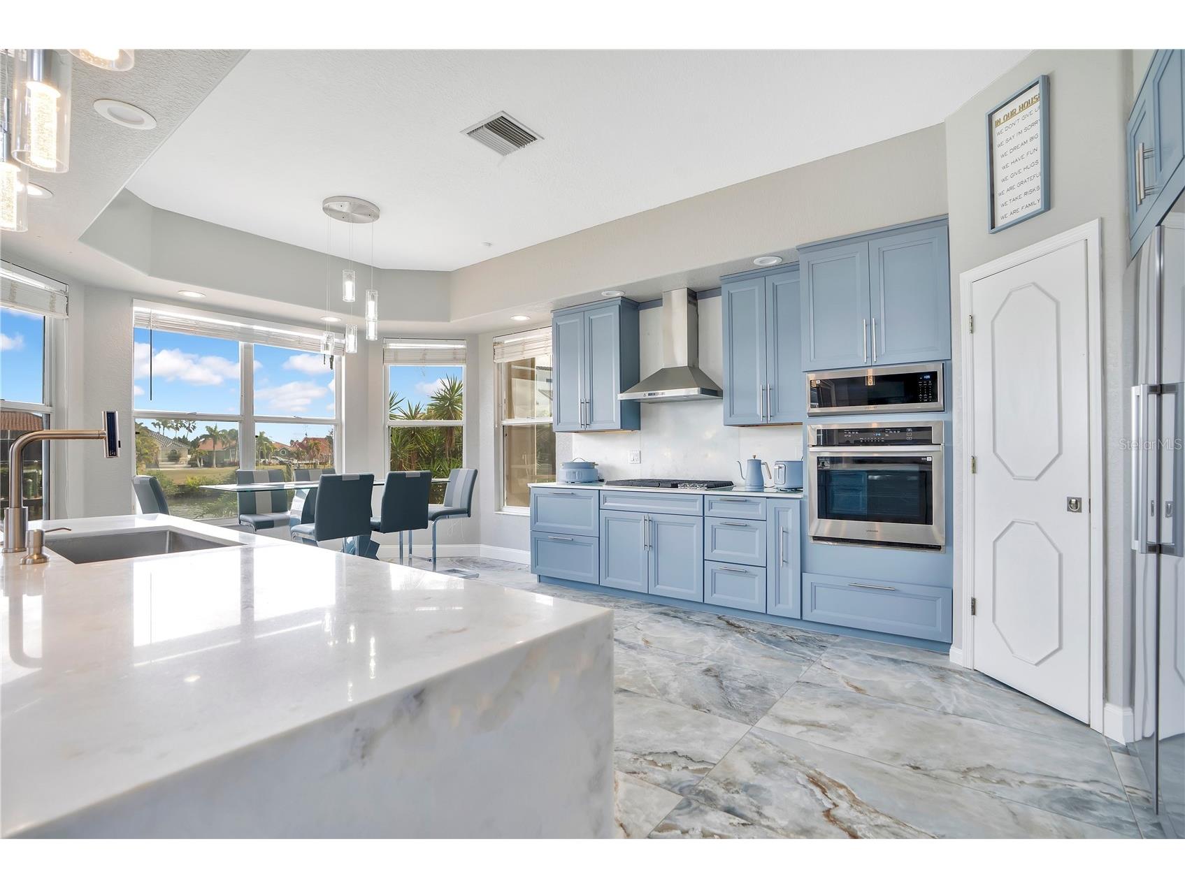 934 Symphony Isles Boulevard Apollo Beach FL 33572 - TAMPA BAY L4960045 image10