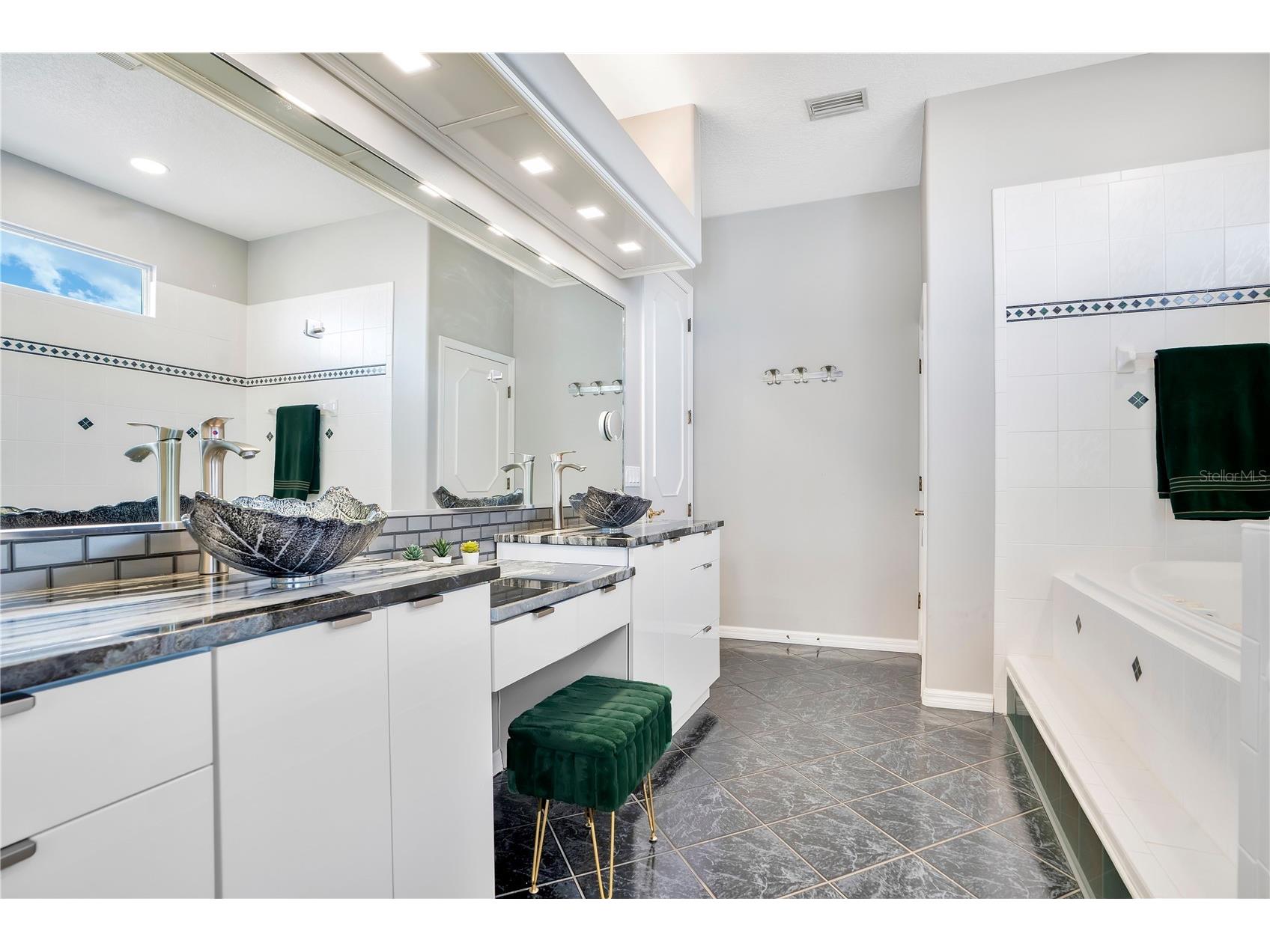 934 Symphony Isles Boulevard Apollo Beach FL 33572 - TAMPA BAY L4960045 image29