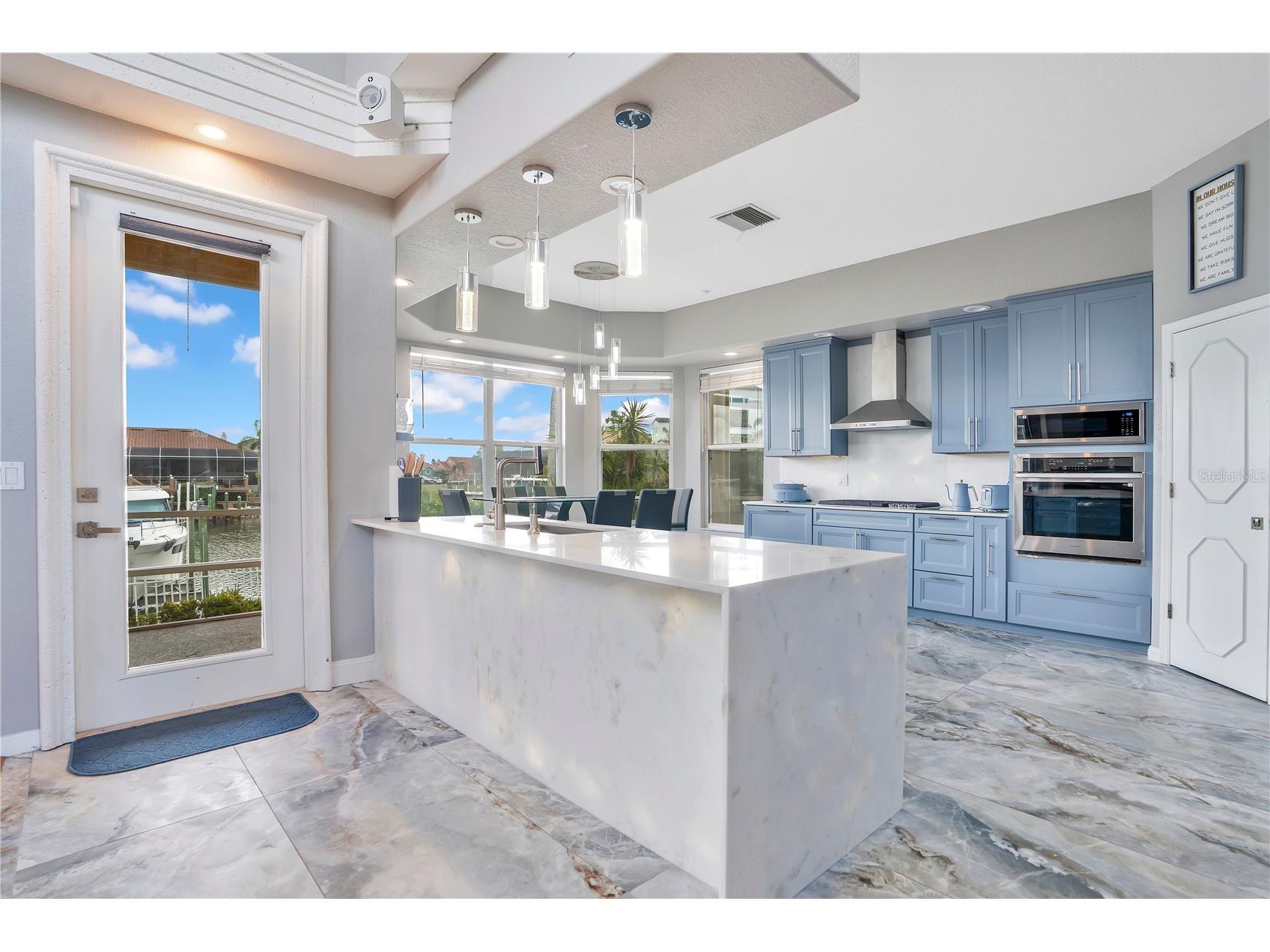 934 Symphony Isles Boulevard Apollo Beach FL 33572 - TAMPA BAY L4960045 image9
