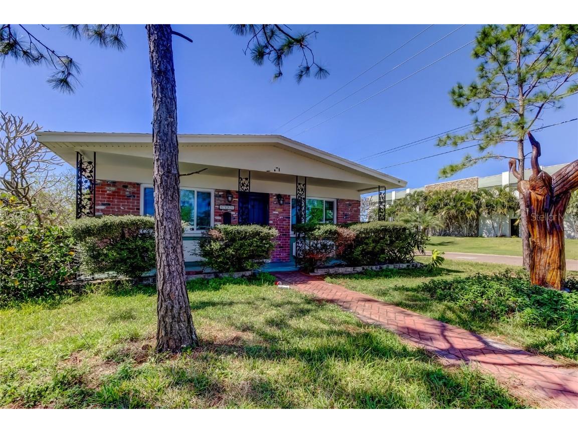 9346 2nd Street N Saint Petersburg FL 33702 TB8360941 image1