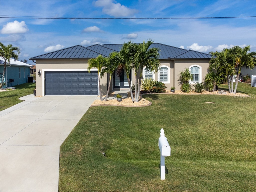 9348 Nastrand Circle Port Charlotte FL 33981 - PANAMA WATERWAY D6133673 image1