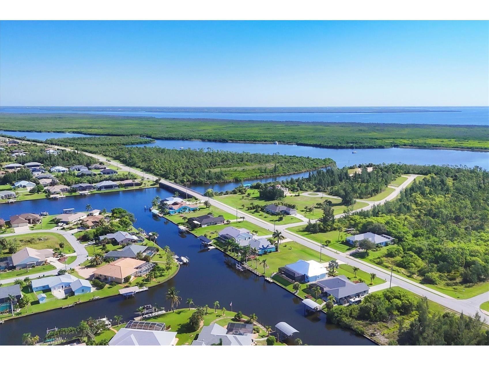 9349 St Paul Drive Port Charlotte FL 33981 - STEVEN POINT WATERWAY D6143485 image1