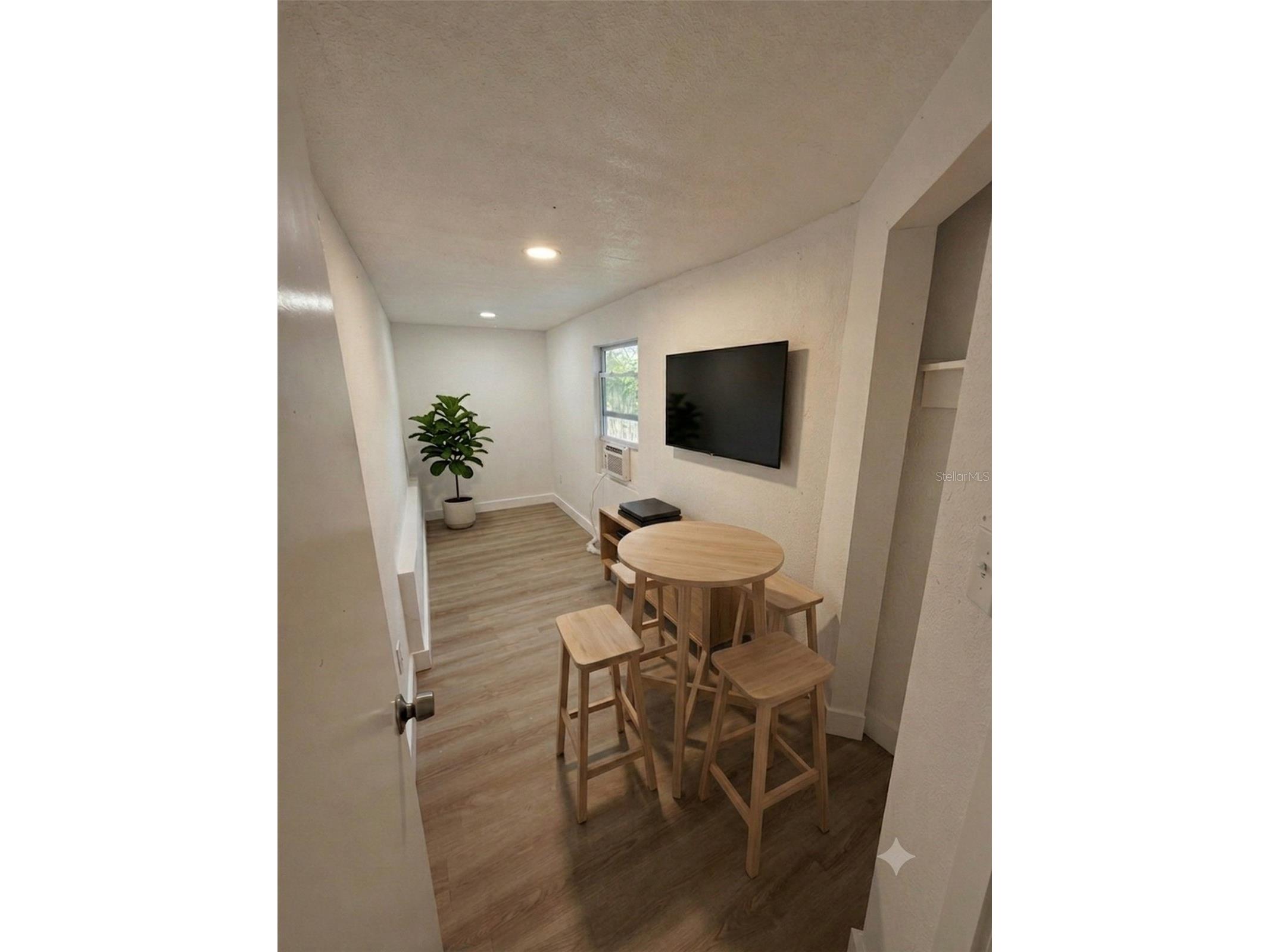 935 17th Avenue S Saint Petersburg FL 33705 TB8501972 image6