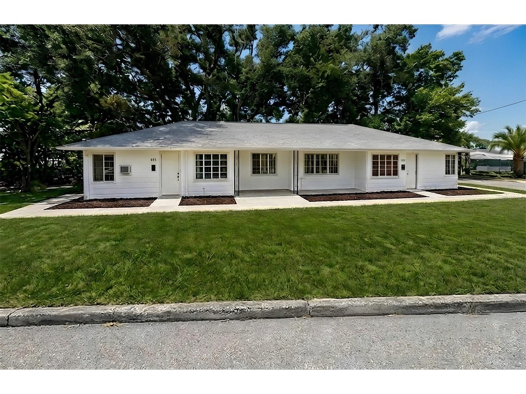 935 17th Avenue S Saint Petersburg FL 33705 TB8526429 image1