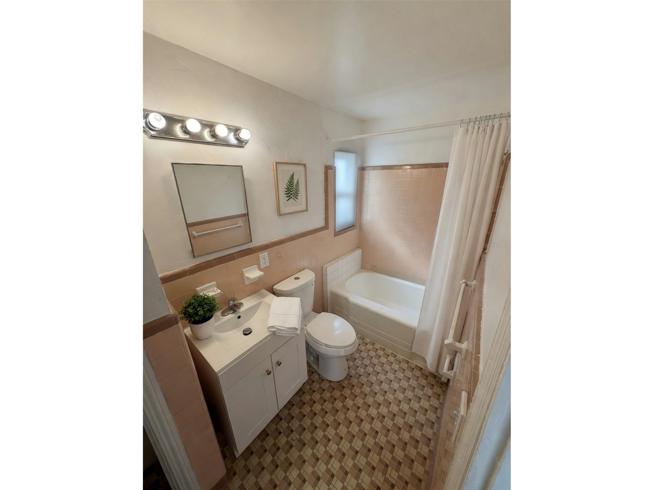 935 17th Avenue S Saint Petersburg FL 33705 TB8526429 image21