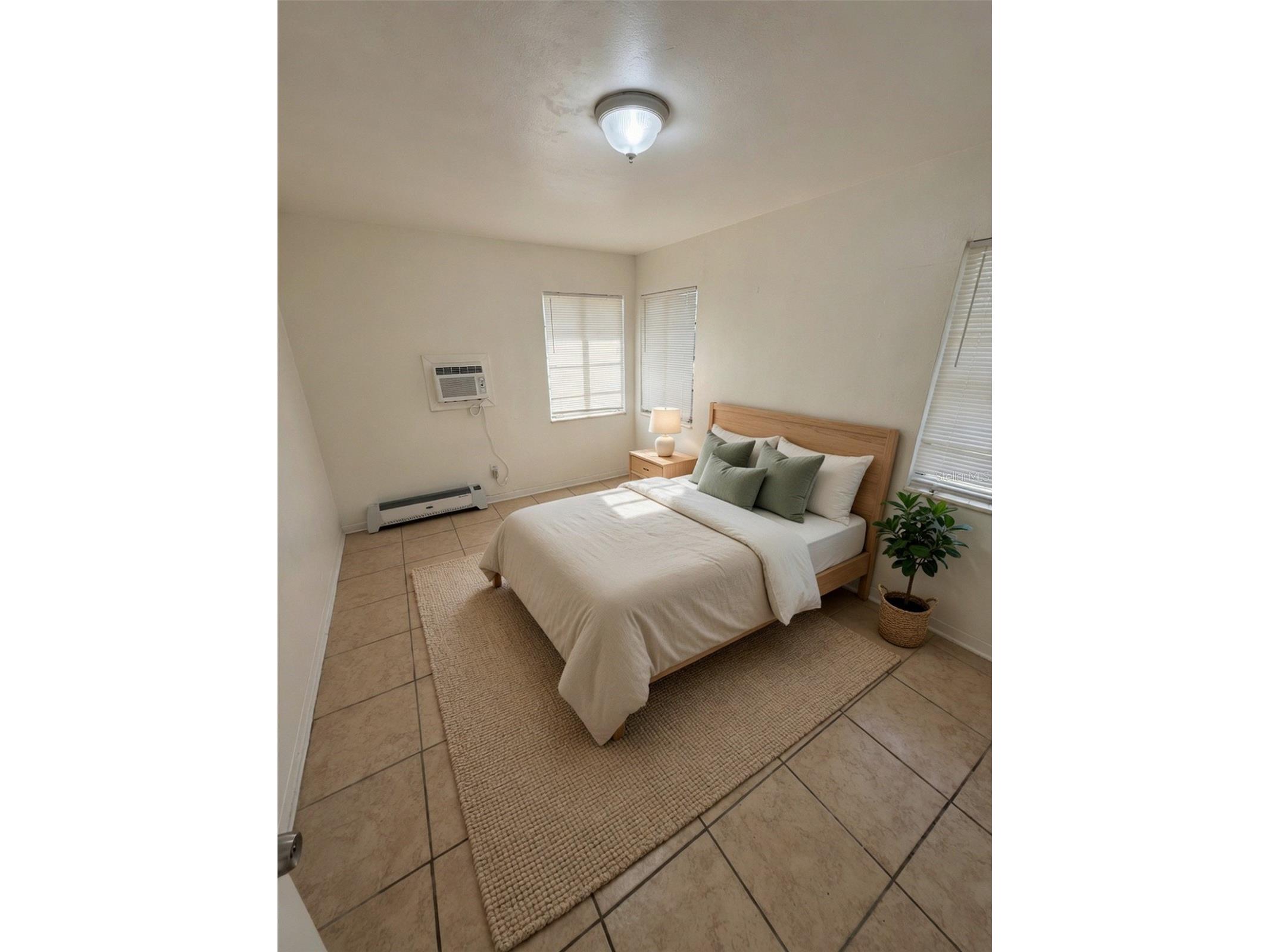 935 17th Avenue S Saint Petersburg FL 33705 TB8526429 image8