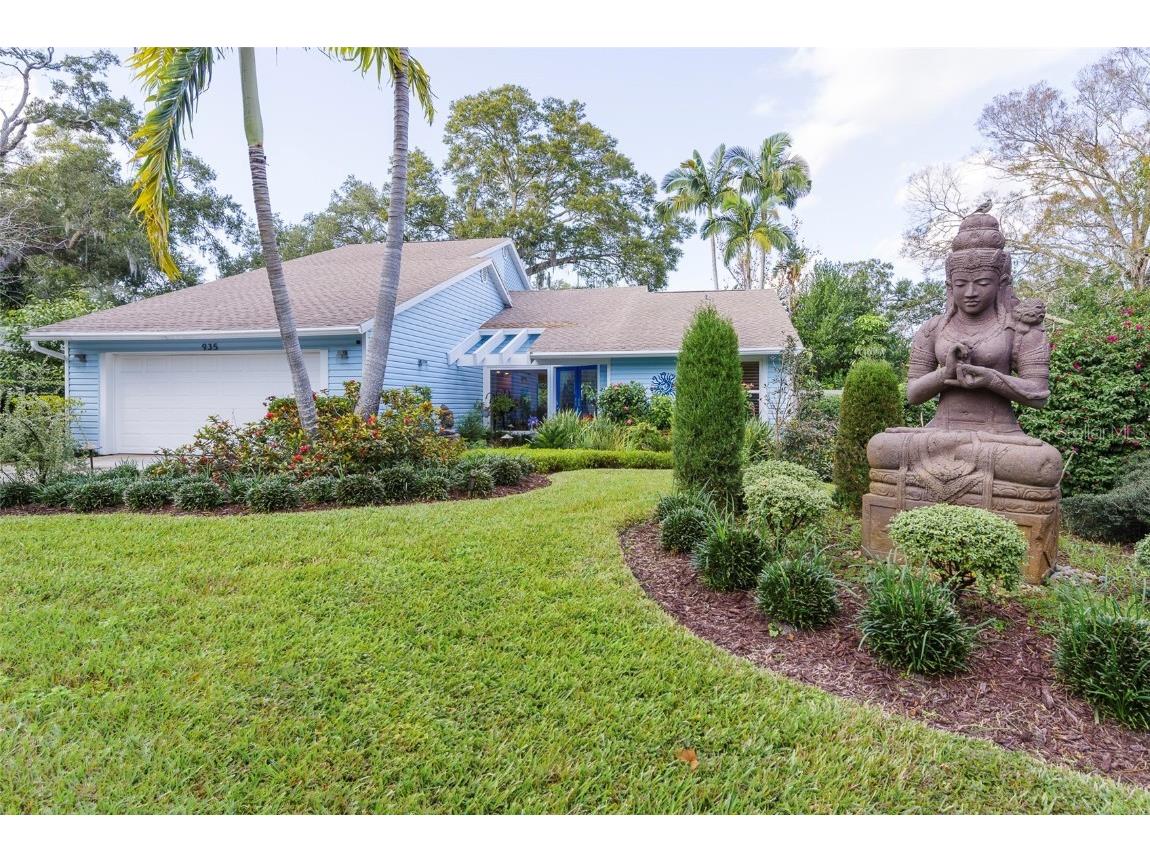 935 42nd Avenue N Saint Petersburg FL 33703 U8226474 image1