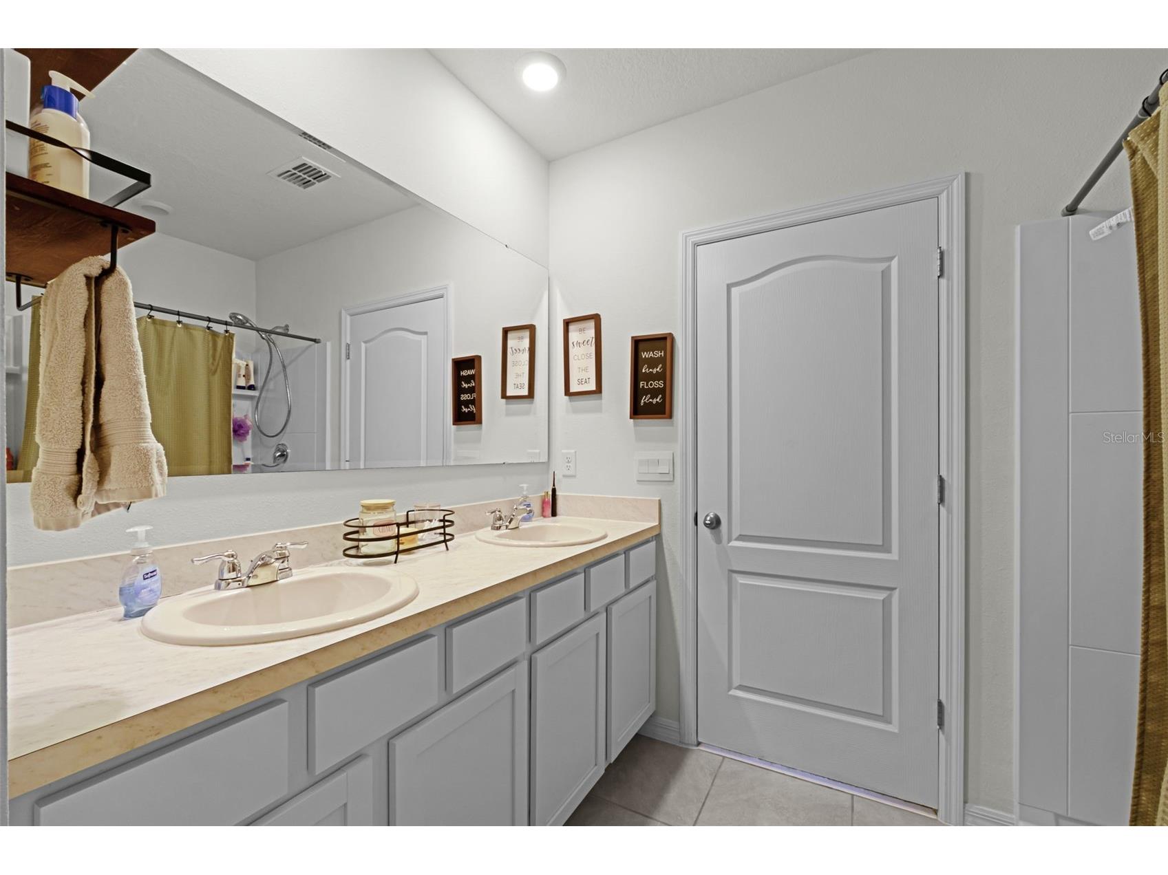 935 August Sky Drive Deltona FL 32738 O6335740 image17