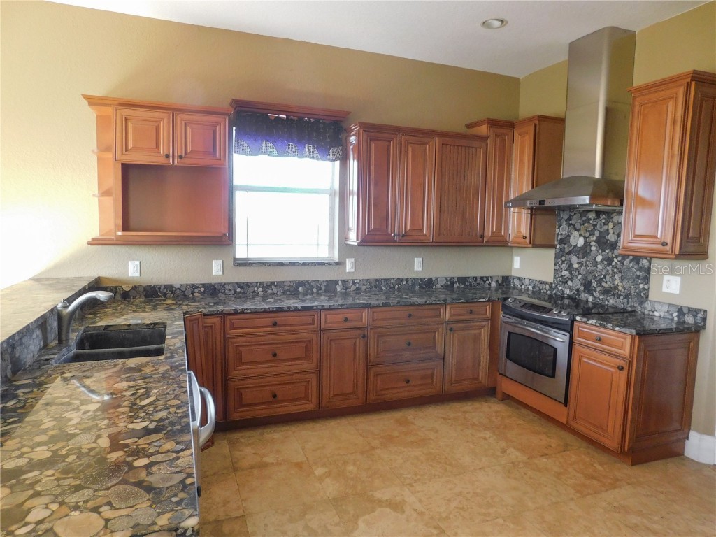 935 Bayshore Drive Terra Ceia FL 34250 TB8459498 image2