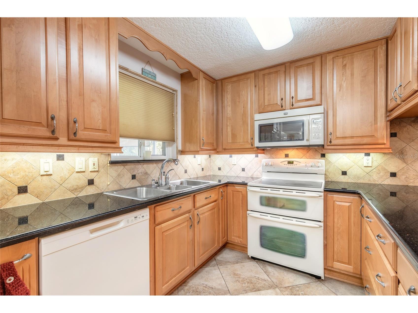 935 Big Tree Road South Daytona FL 32119 V4946491 image2