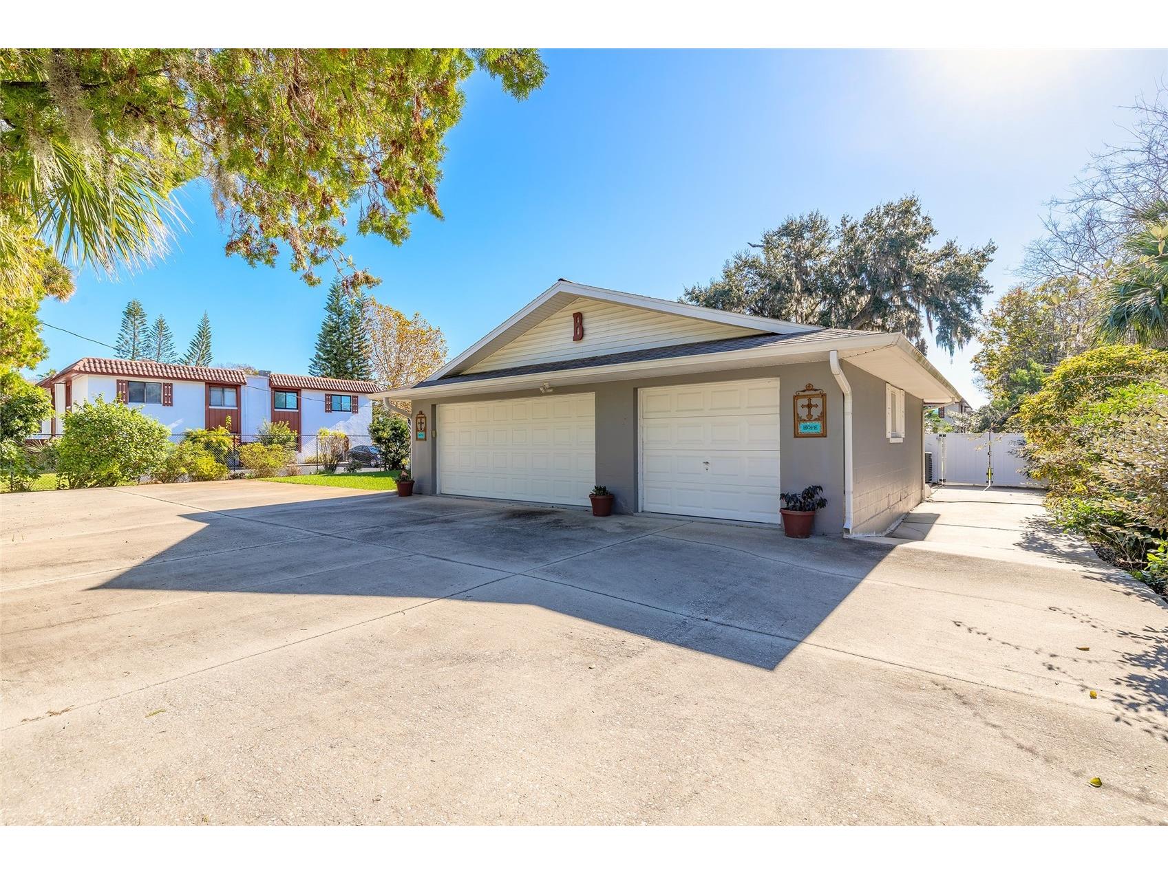 935 Big Tree Road South Daytona FL 32119 V4946491 image57