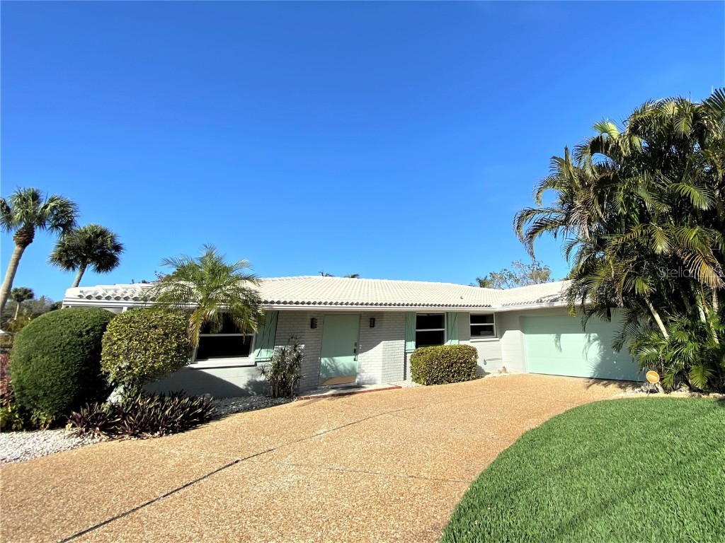 935 Contento St Sarasota FL 34242 A4618576 image1
