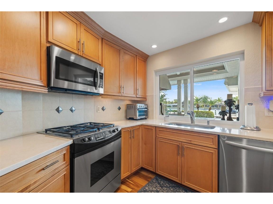 935 Eden Isle Drive NE Saint Petersburg FL 33704 - SMACKS BAYOU TB8371186 image23