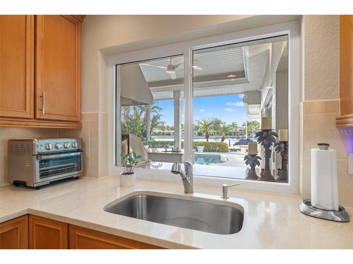 935 Eden Isle Drive NE Saint Petersburg FL 33704 - SMACKS BAYOU TB8371186 image24