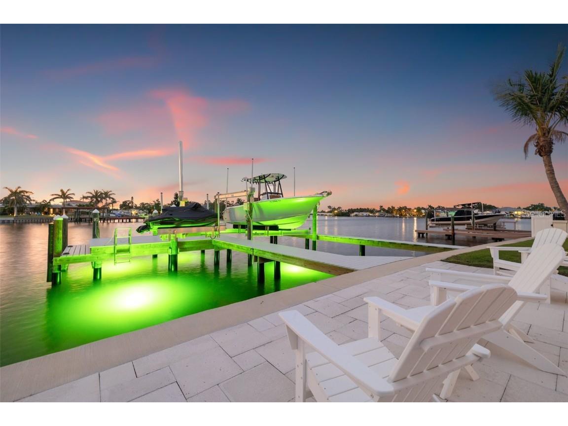 935 Eden Isle Drive NE Saint Petersburg FL 33704 - SMACKS BAYOU TB8371186 image3