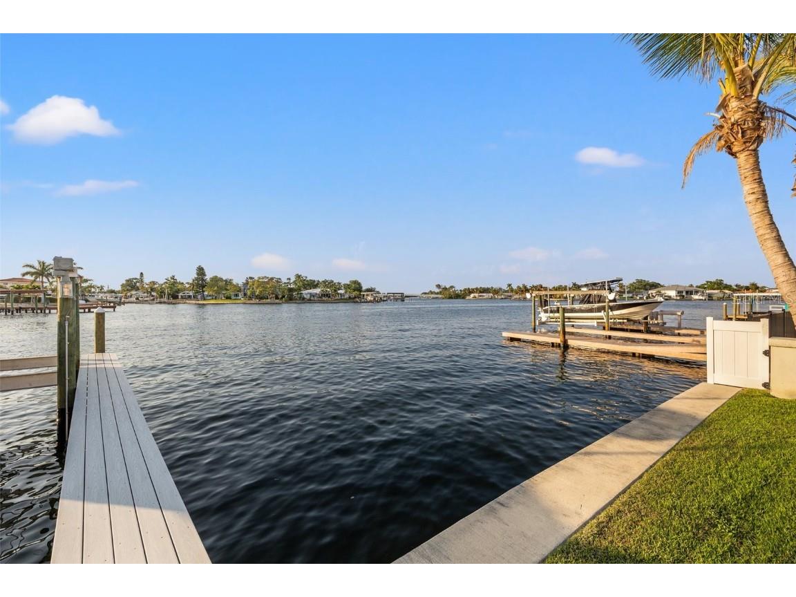 935 Eden Isle Drive NE Saint Petersburg FL 33704 - SMACKS BAYOU TB8371186 image67