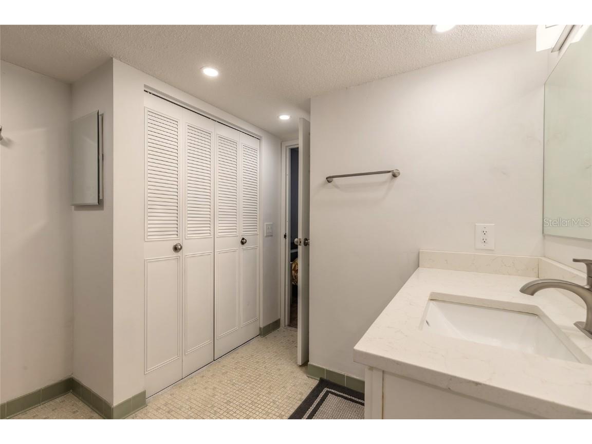 935 N Halifax Avenue #106 Daytona Beach FL 32118 V4946182 image33